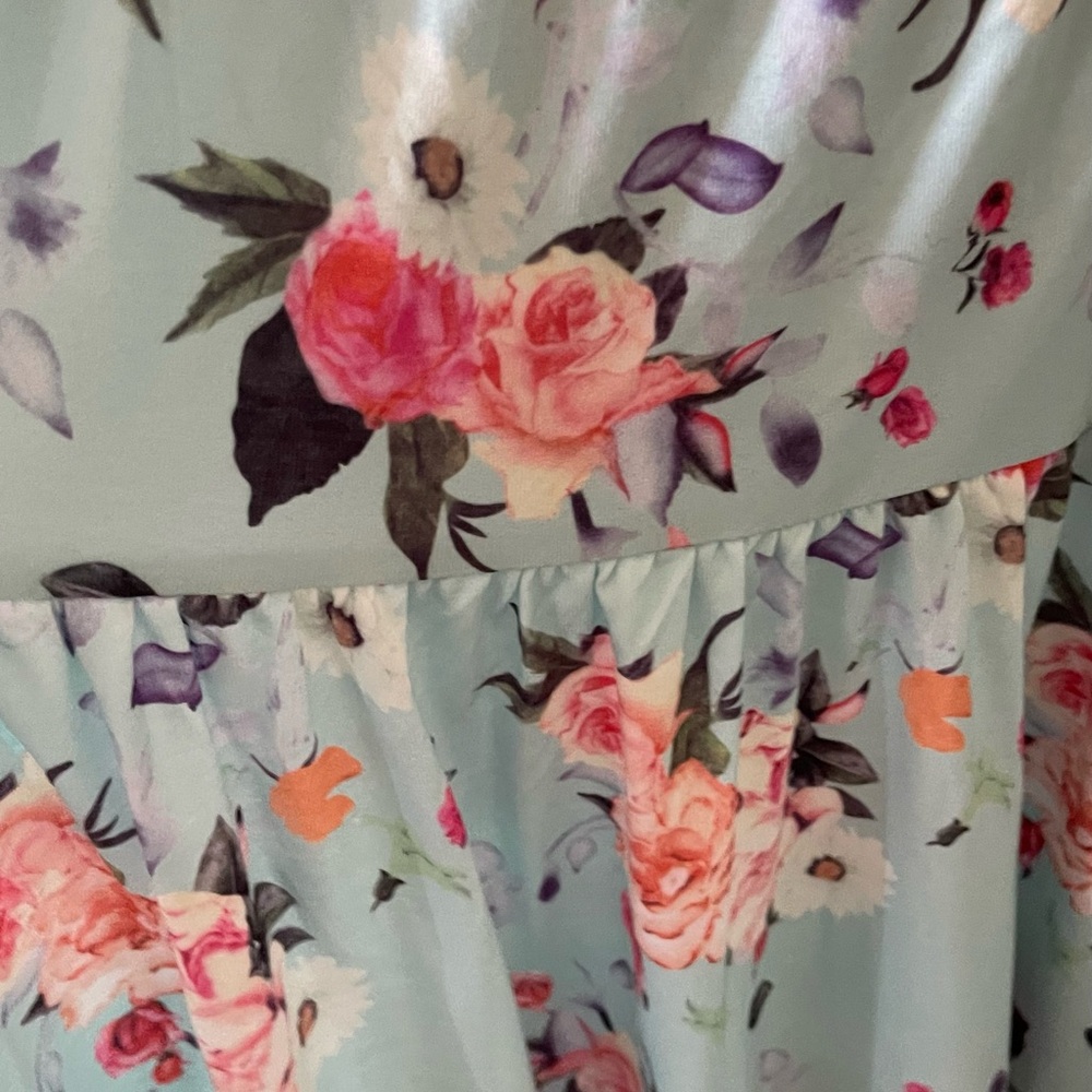 NWOT- Beautiful Floral Sundress in Size Small. Brand New! - Picture 6 of 16